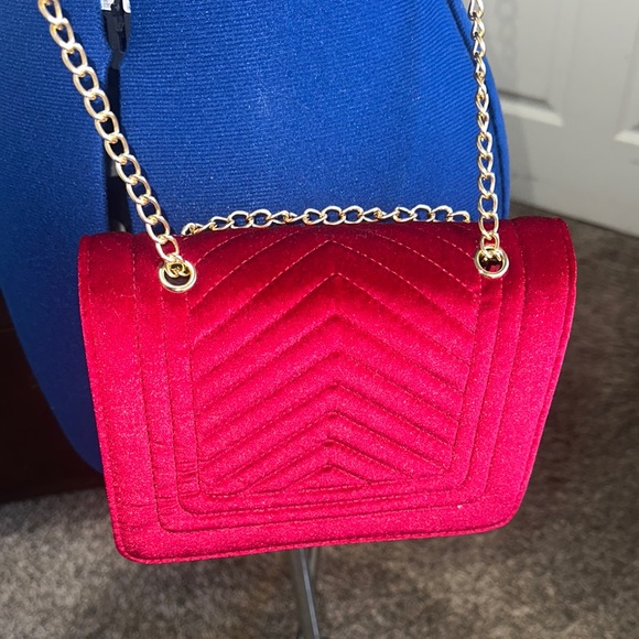 Red Velvet Crossbody Bag - Picture 3 of 6